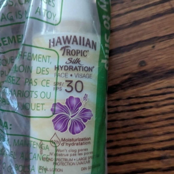 Hawaiian Tropic Silk Hydration Face Lotion SPF 30 - Picture 2 of 4